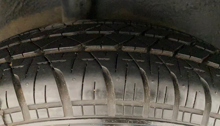 2013 Maruti Ritz VXI, Petrol, Manual, 71,852 km, Right Rear Tyre Tread