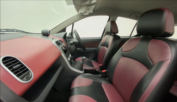 2013 Maruti Ritz VXI, Petrol, Manual, 71,852 km, Right Side Front Door Cabin