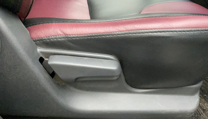 2013 Maruti Ritz VXI, Petrol, Manual, 71,852 km, Driver Side Adjustment Panel