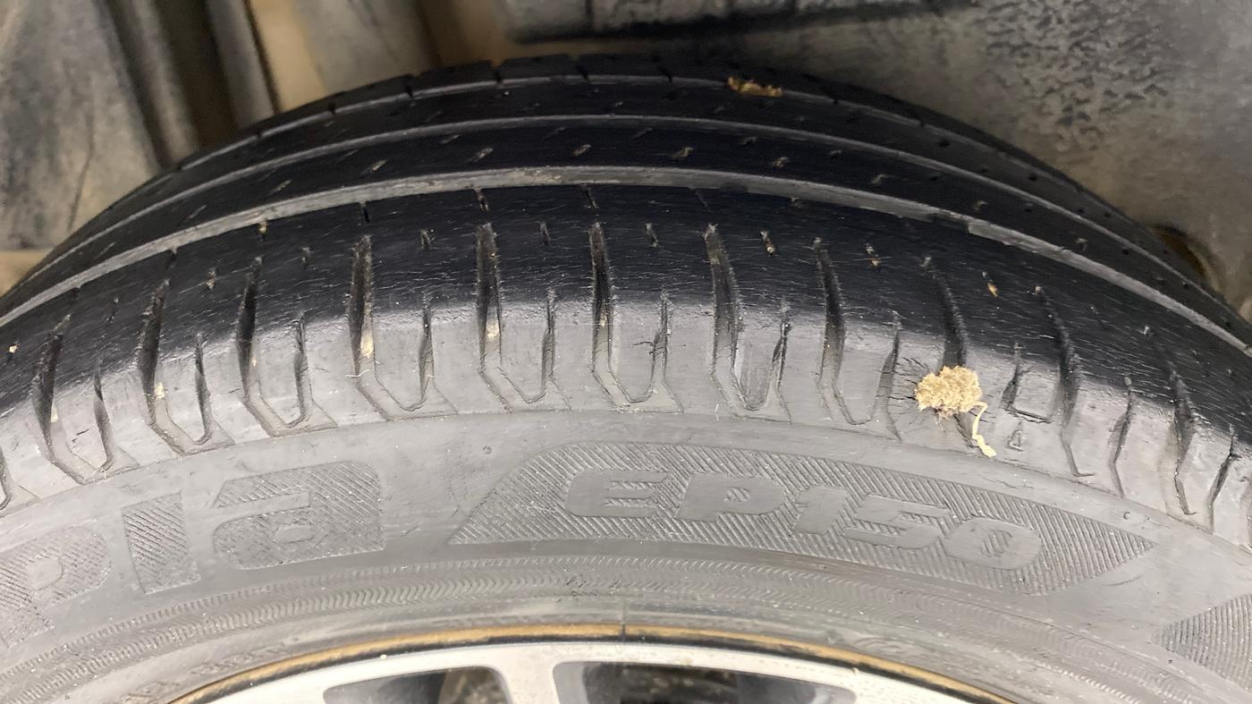2017 Maruti Dzire ZXI Plus AMT, Petrol, Automatic, 60,251 km, Right Rear Tyre Tread
