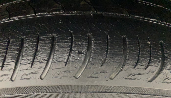 2019 Maruti Baleno DELTA PETROL 1.2, Petrol, Manual, 39,331 km, Right Front Tyre Tread