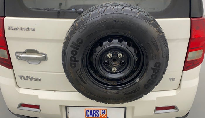 2015 Mahindra TUV300 T6, Diesel, Manual, 43,870 km, Spare Tyre