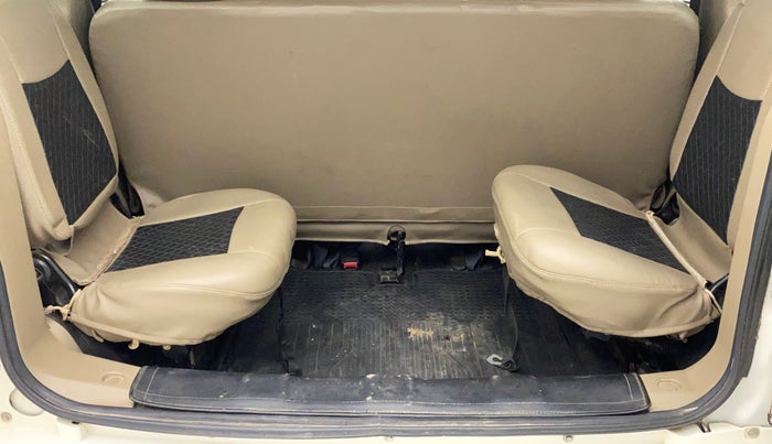 2015 Mahindra TUV300 T6, Diesel, Manual, 43,870 km, Boot Inside