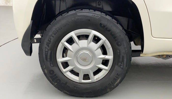 2015 Mahindra TUV300 T6, Diesel, Manual, 43,870 km, Right Rear Wheel