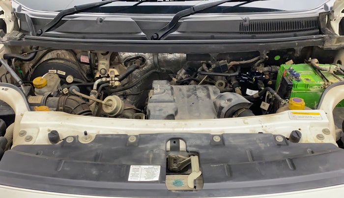 2015 Mahindra TUV300 T6, Diesel, Manual, 43,870 km, Open Bonet