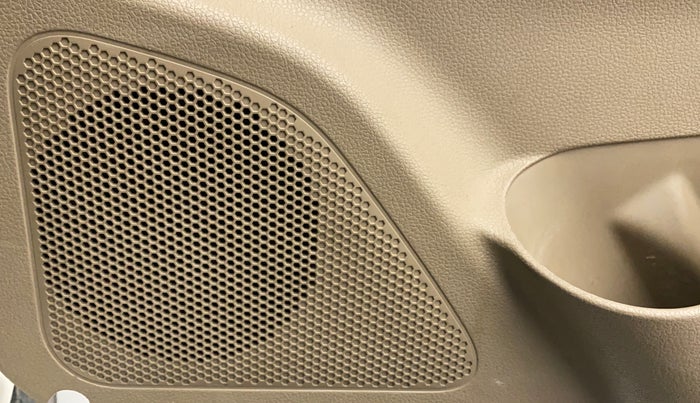 2015 Mahindra TUV300 T6, Diesel, Manual, 43,870 km, Speaker