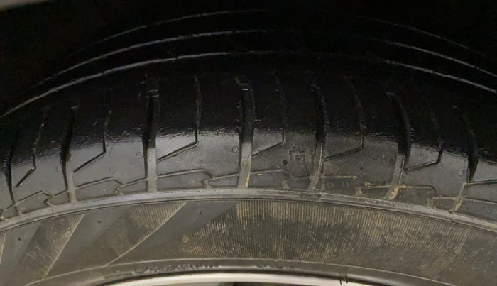 2017 Hyundai Creta SX PLUS AT 1.6 PETROL, Petrol, Automatic, 90,417 km, Left Front Tyre Tread