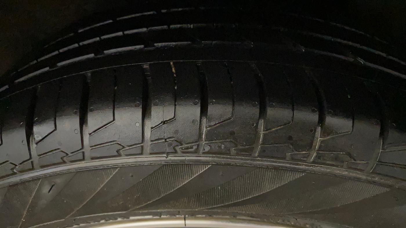 2017 Hyundai Creta SX PLUS AT 1.6 PETROL, Petrol, Automatic, 90,459 km, Left Rear Tyre Tread