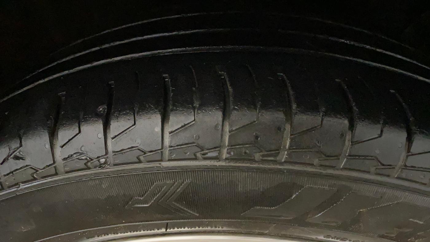 2017 Hyundai Creta SX PLUS AT 1.6 PETROL, Petrol, Automatic, 90,459 km, Right Front Tyre Tread