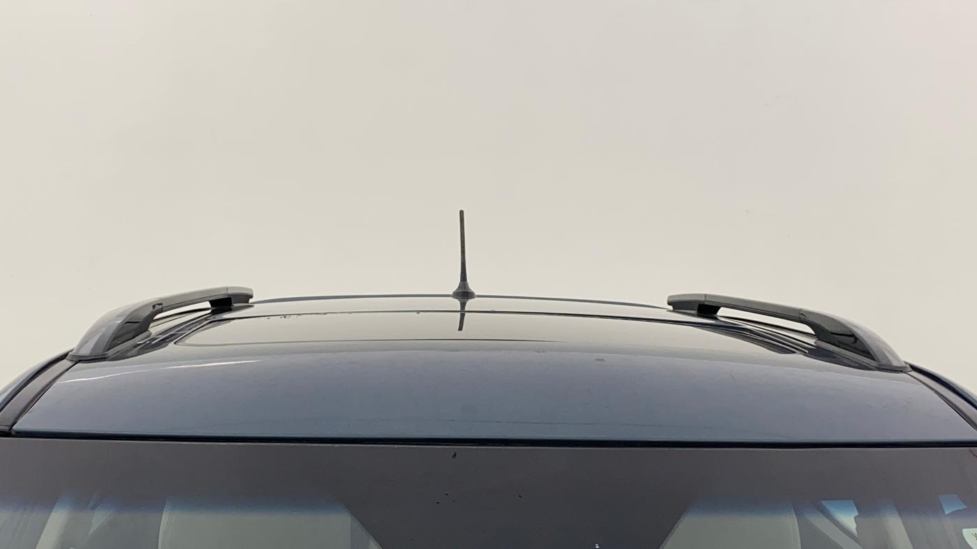 2022 Mahindra XUV300 W8 (O) 1.2 PETROL AMT, Petrol, Automatic, 26,264 km, Moonroof/ Sunroof