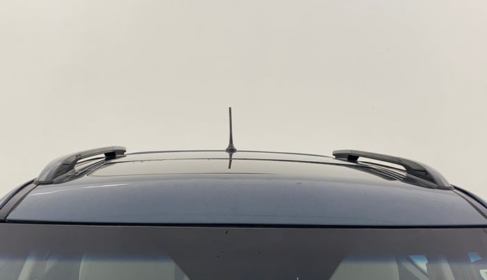 2022 Mahindra XUV300 W8 (O) 1.2 PETROL AMT, Petrol, Automatic, 26,264 km, Moonroof/ Sunroof