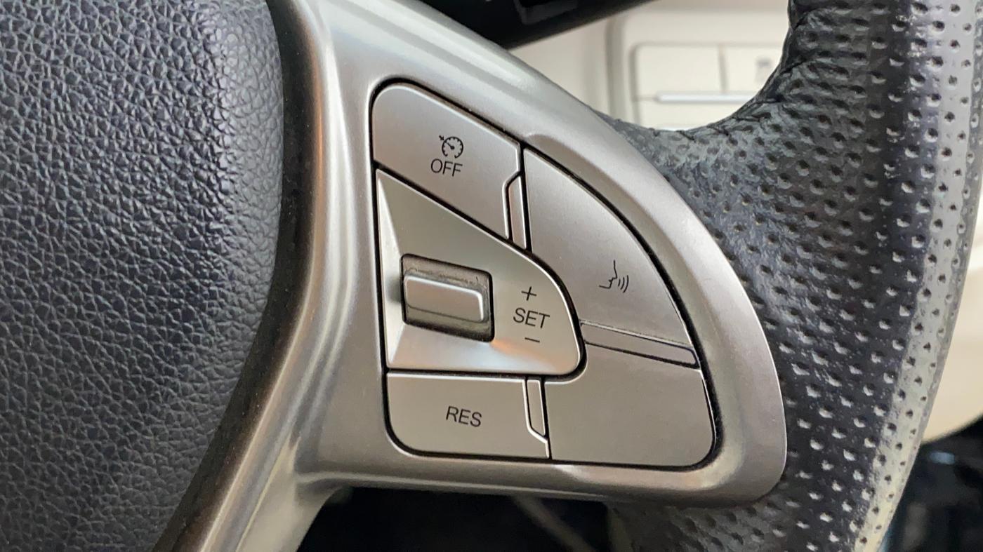 2022 Mahindra XUV300 W8 (O) 1.2 PETROL AMT, Petrol, Automatic, 26,264 km, Adaptive Cruise Control