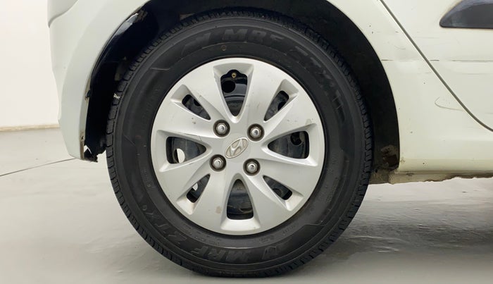 2012 Hyundai i10 MAGNA 1.1, CNG, Manual, 96,107 km, Right Rear Wheel
