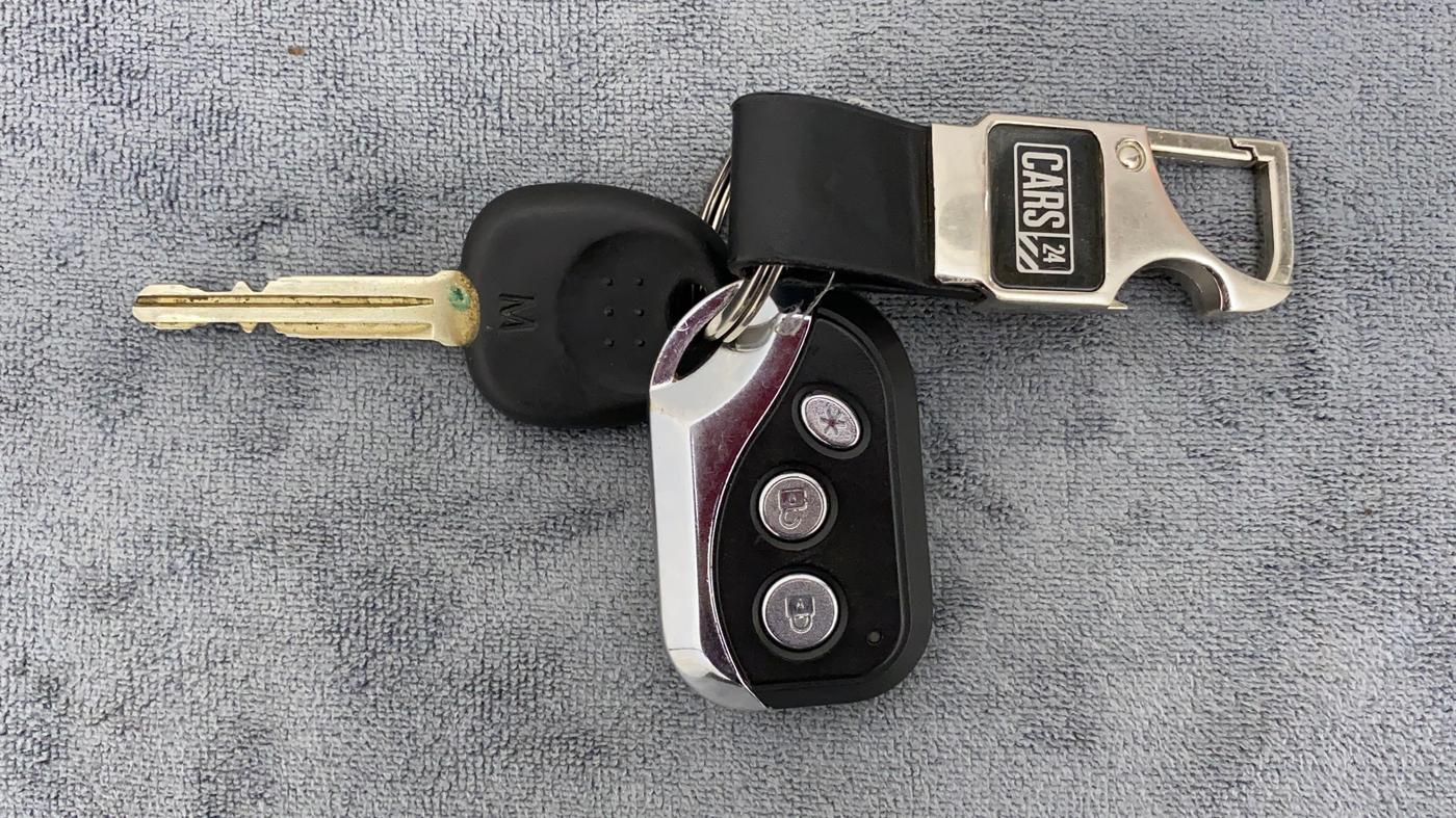 2012 Hyundai i10 MAGNA 1.1, CNG, Manual, 96,107 km, Key Close Up