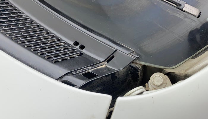 2012 Hyundai i10 MAGNA 1.1, CNG, Manual, 96,107 km, Bonnet (hood) - Cowl vent panel has minor damage
