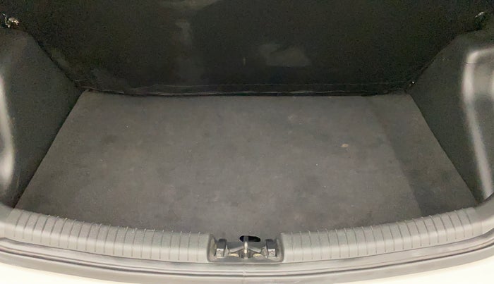 2018 Hyundai Grand i10 SPORTZ (O) AT 1.2 KAPPA VTVT, Petrol, Automatic, 57,142 km, Boot Inside