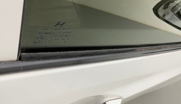 2018 Hyundai Grand i10 SPORTZ (O) AT 1.2 KAPPA VTVT, Petrol, Automatic, 57,142 km, Driver-side door - Weather strip has minor damage