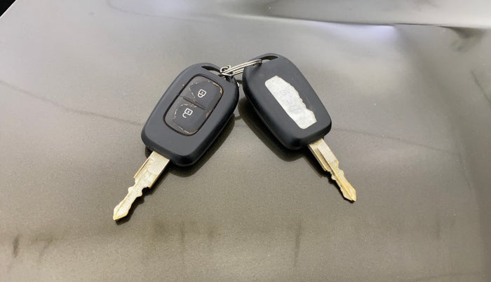 2018 Renault Kwid RXT 1.0 (O), Petrol, Manual, 50,239 km, Key Close Up