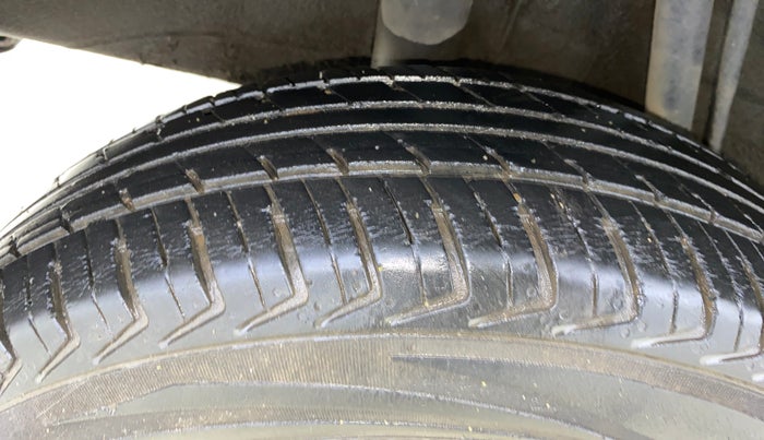 2018 Renault Kwid RXT 1.0 (O), Petrol, Manual, 50,239 km, Right Rear Tyre Tread