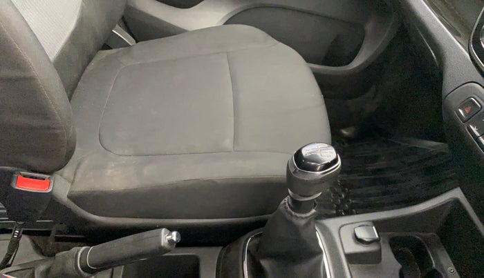 2018 Renault Kwid RXT 1.0 (O), Petrol, Manual, 50,239 km, Gear Lever