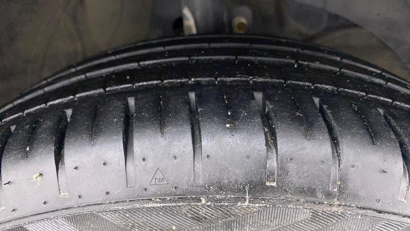 2022 Maruti Baleno ZETA PETROL 1.2, Petrol, Manual, 32,232 km, Right Front Tyre Tread