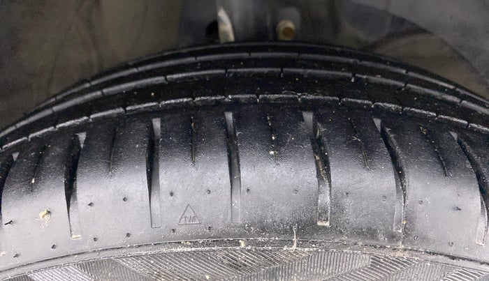 2022 Maruti Baleno ZETA PETROL 1.2, Petrol, Manual, 32,232 km, Right Front Tyre Tread
