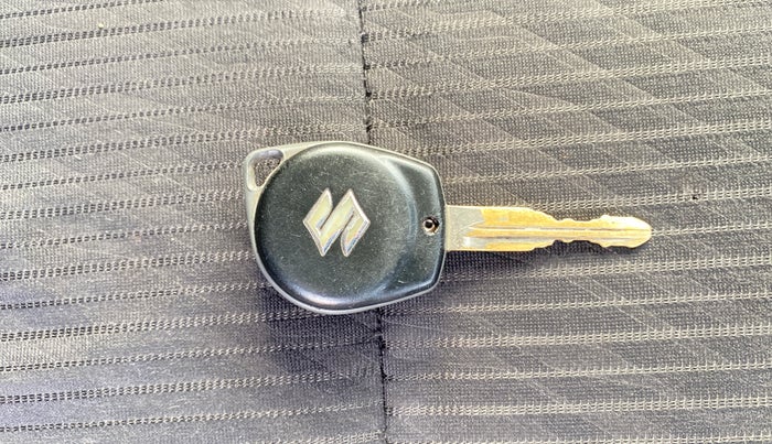 2017 Maruti Swift VDI, Diesel, Manual, 95,100 km, Key Close Up