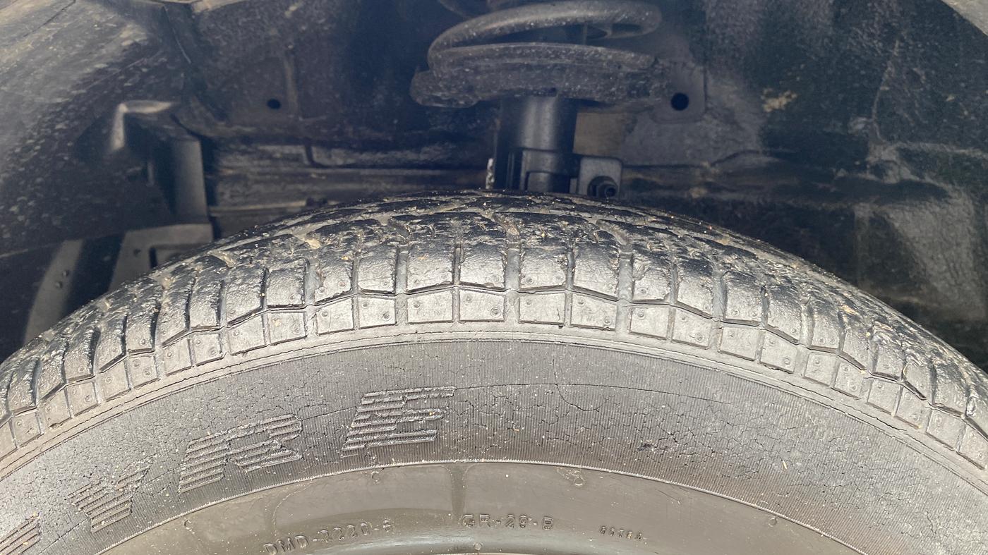 2017 Maruti Swift VDI, Diesel, Manual, 95,072 km, Left Front Tyre Tread