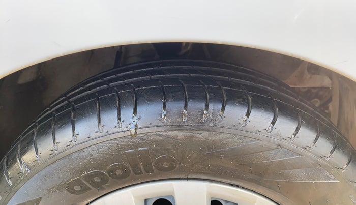 2017 Hyundai i10 SPORTZ (O) 1.2, Petrol, Manual, 35,320 km, Right Front Tyre Tread