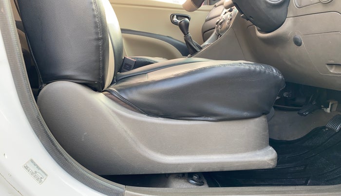 2017 Hyundai i10 SPORTZ (O) 1.2, Petrol, Manual, 35,320 km, Driver Side Adjustment Panel