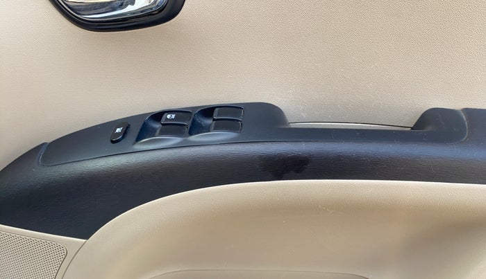 2017 Hyundai i10 SPORTZ (O) 1.2, Petrol, Manual, 35,320 km, Driver Side Door Panels Control