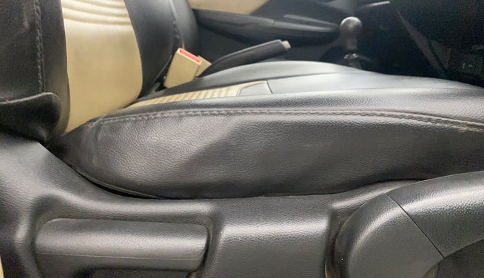 2016 Honda Jazz 1.2L I-VTEC V, Petrol, Manual, 40,892 km, Driver Side Adjustment Panel