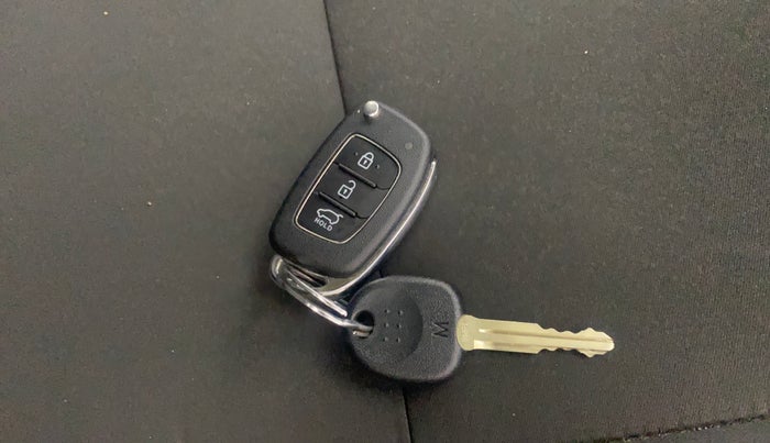 2023 Hyundai NEW I20 SPORTZ 1.2 MT, Petrol, Manual, 13,269 km, Key Close Up