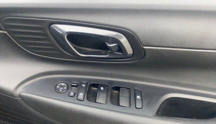 2023 Hyundai NEW I20 SPORTZ 1.2 MT, Petrol, Manual, 13,269 km, Driver Side Door Panels Control