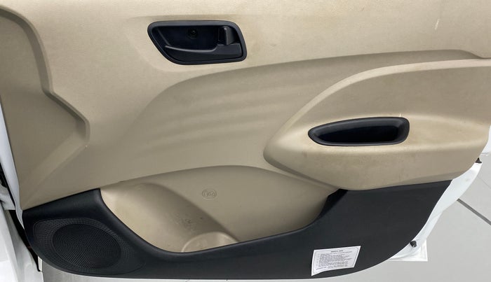 2022 Hyundai NEW SANTRO SPORTZ EXECUTIVE MT CNG, CNG, Manual, 20,028 km, Driver Side Door Panels Control