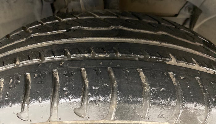2016 Renault Duster RXL AMT 110 PS, Diesel, Automatic, 21,016 km, Right Front Tyre Tread
