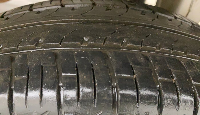 2021 Maruti Eeco 5 STR WITH A/C+HTR, Petrol, Manual, 67,749 km, Left Rear Tyre Tread