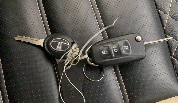 2019 Tata Tiago XT PETROL, Petrol, Manual, 25,004 km, Key Close Up