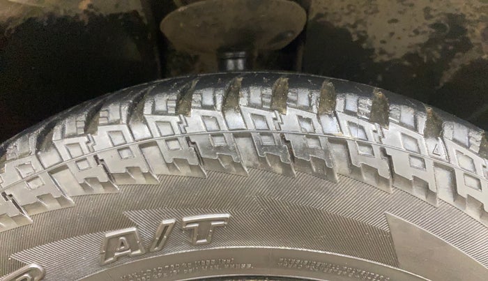 2018 Renault Duster 85 PS RXS MT DIESEL, Diesel, Manual, 1,28,228 km, Right Front Tyre Tread