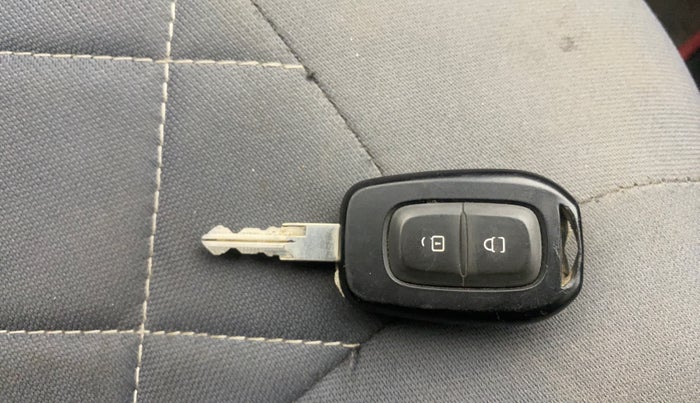 2018 Renault Duster 85 PS RXS MT DIESEL, Diesel, Manual, 1,28,228 km, Key Close Up