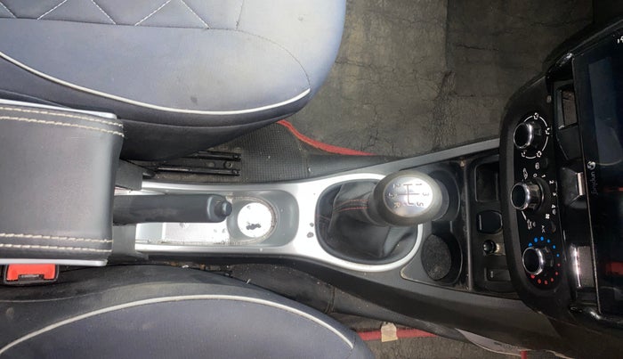 2018 Renault Duster 85 PS RXS MT DIESEL, Diesel, Manual, 1,28,228 km, Gear Lever