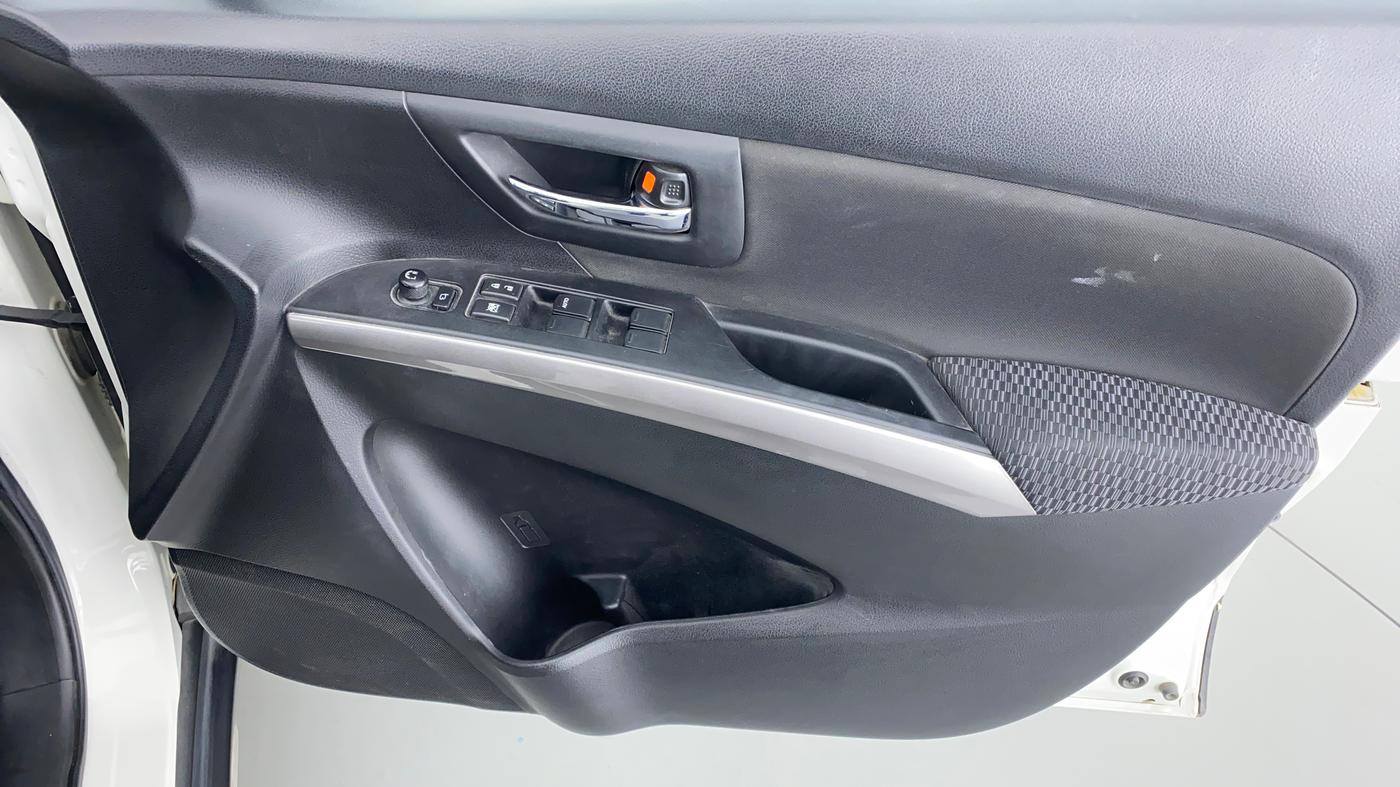 2018 Maruti S Cross DELTA SHVS, Diesel, Manual, 24,516 km, Driver Side Door Panels Control