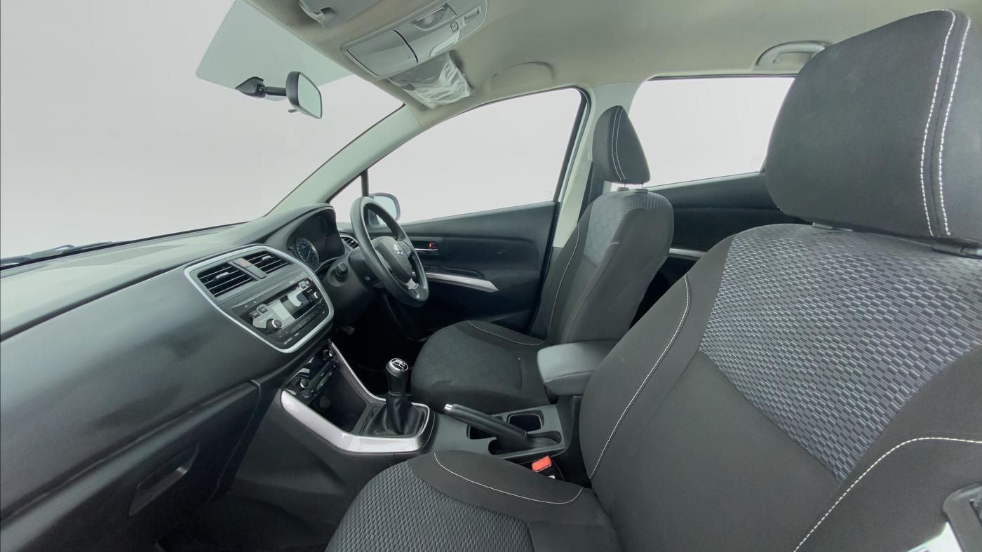 2018 Maruti S Cross DELTA SHVS, Diesel, Manual, 24,516 km, Right Side Front Door Cabin