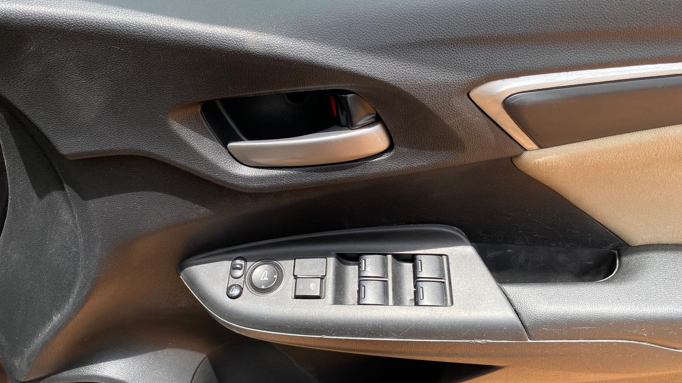 2018 Honda Jazz 1.2L I-VTEC V AT, Petrol, Automatic, 63,427 km, Driver Side Door Panels Control