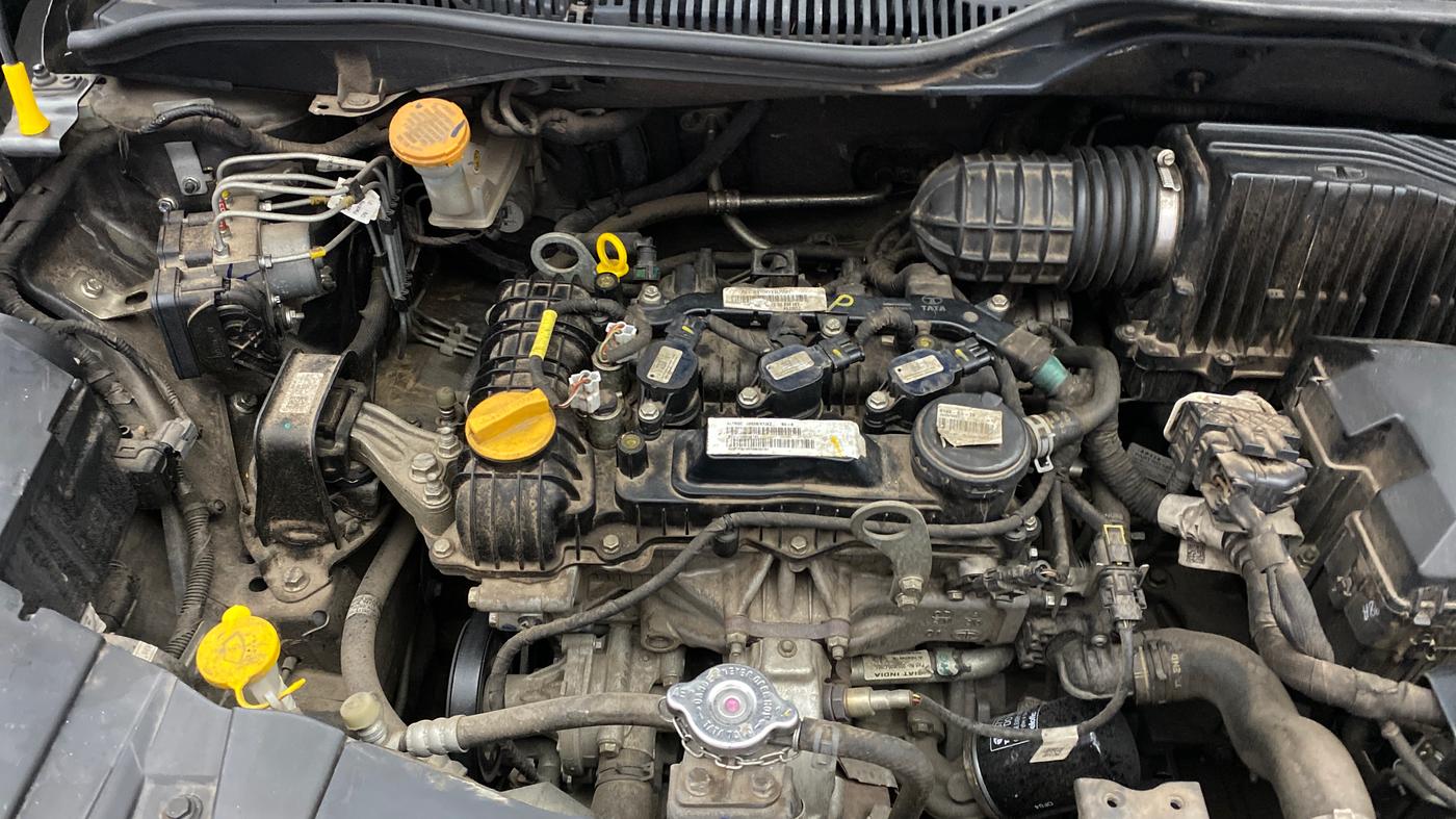 2021 Tata ALTROZ XT PETROL, Petrol, Manual, 25,001 km, Engine View - Right