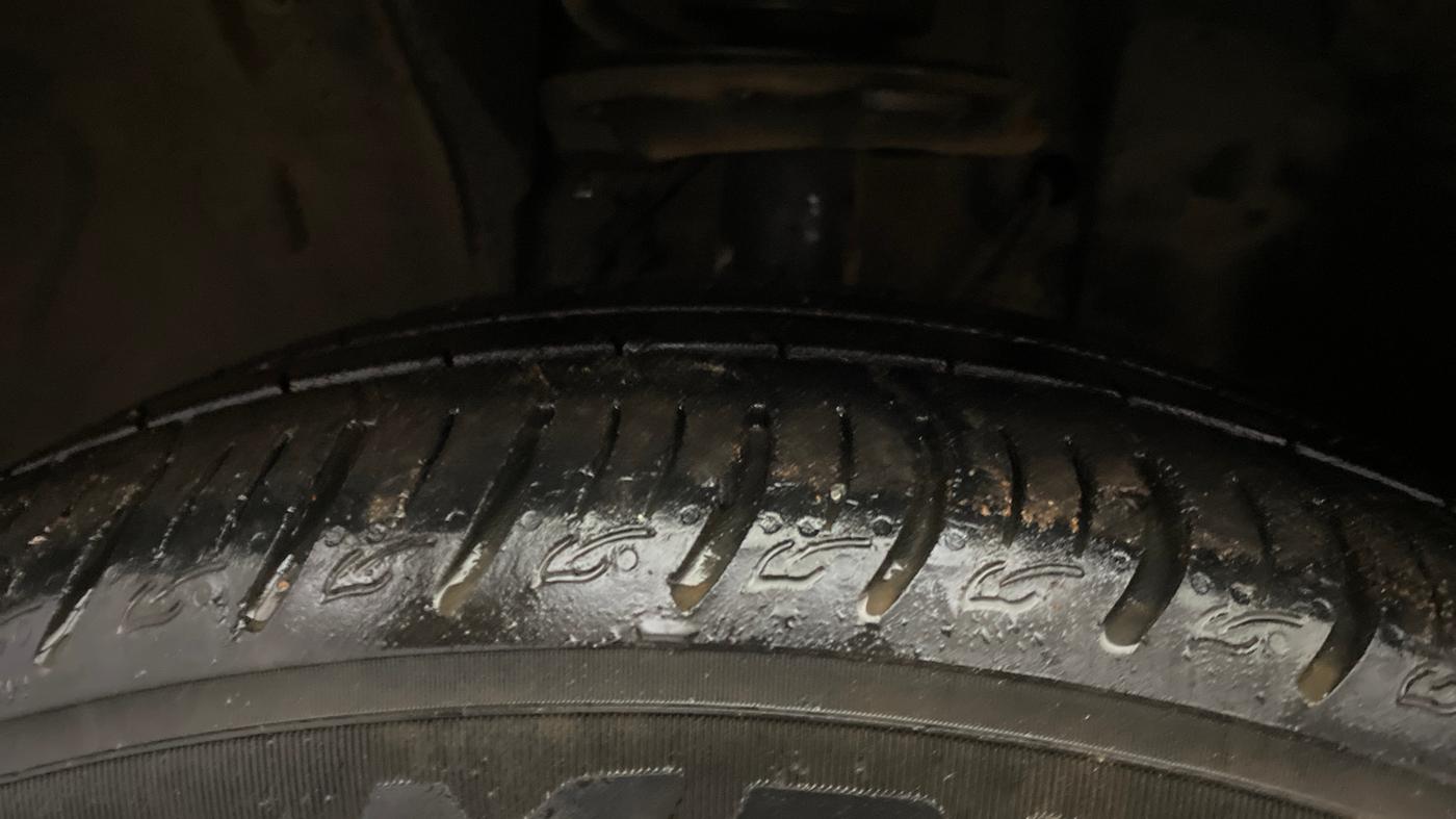 2021 Tata ALTROZ XT PETROL, Petrol, Manual, 25,001 km, Left Front Tyre Tread
