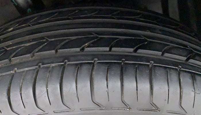 2016 Maruti Vitara Brezza VDI OPT, Diesel, Manual, 66,365 km, Right Front Tyre Tread