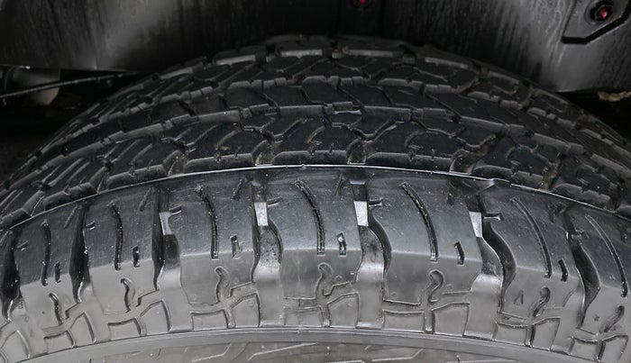2022 Mahindra Thar LX D AT 4WD HT, Diesel, Automatic, 9,685 km, Right Rear Tyre Tread