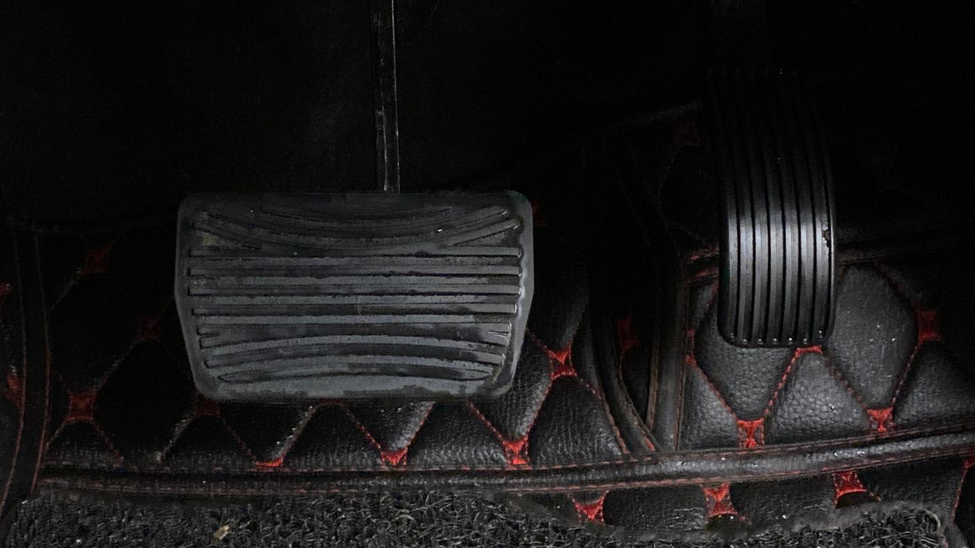 2022 Mahindra Thar LX D AT 4WD HT, Diesel, Automatic, 9,685 km, Pedals