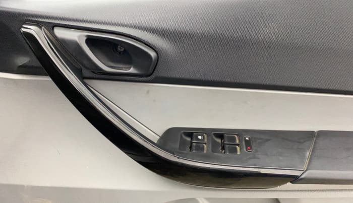 2020 Tata Tiago XT PETROL, Petrol, Manual, 79,100 km, Driver Side Door Panels Control
